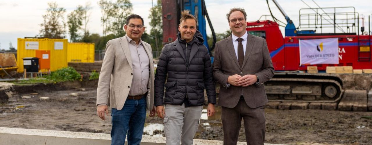 Startbouwmoment het BinnenErf Genemuiden Startsein gegeven voor bouw het BinnenErf